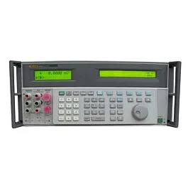 Fluke 5520A-600 Calibratore Multifunzione con Oscilloscopio