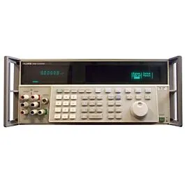 Fluke 5700A Calibratore Multifunzione