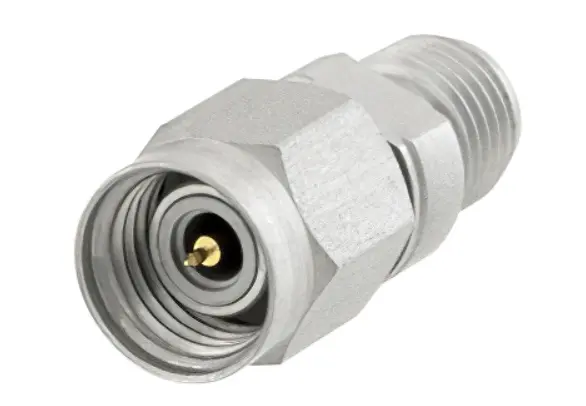 Adattatore Pasternack PE9655 da SMA a 2.4mm